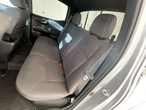 Used 2019 Toyota Tacoma TRD Sport AWD/4WD image 22