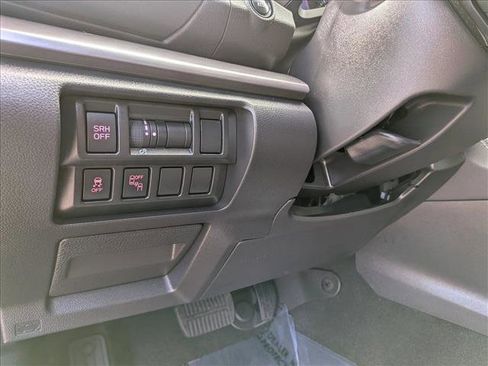 Used 2021 Subaru Impreza 2.0i Limited image 17