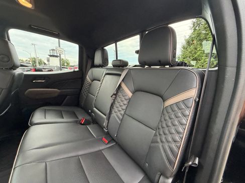 Used 2025 GMC Canyon Denali AWD/4WD image 24