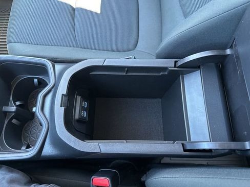 Used 2022 Toyota RAV4 LE image 27