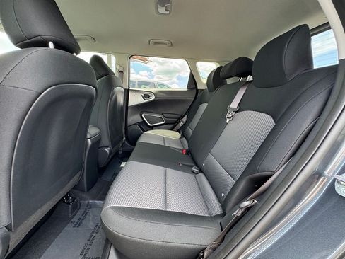 Used 2025 Kia Soul LX FWD image 28