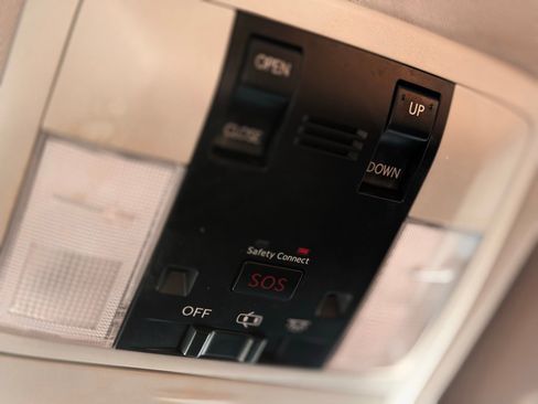 Used 2012 Lexus CT 200h Premium image 38