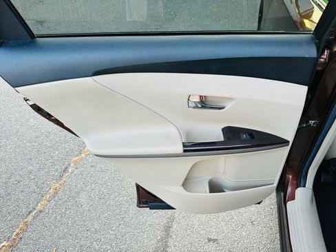 Used 2010 Toyota Venza FWD 4CYL image 17