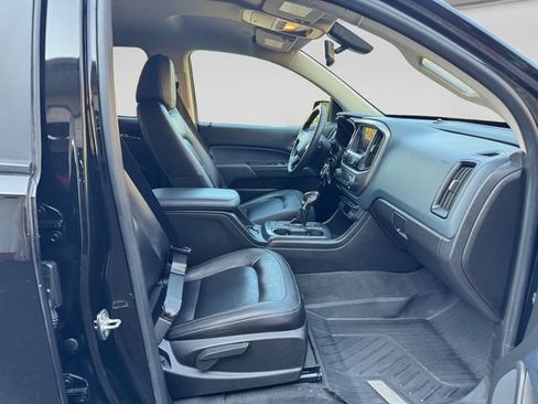 Used 2022 Chevrolet Colorado Z71 w/ Z71 Midnight Edition AWD/4WD image 16