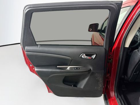 Used 2014 Dodge Journey Crossroad w/ Flexible Seating Group FWD image 24