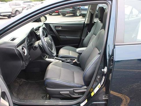 Used 2019 Toyota Corolla SE w/ SE Premium Package FWD image 13