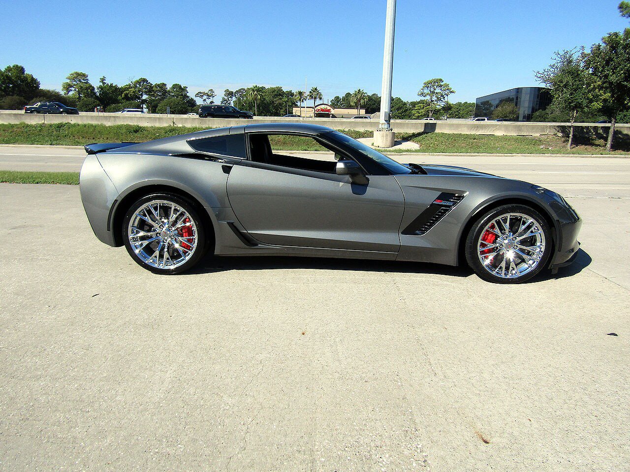 Used 2016 Chevrolet Corvette Z06 w/ 3LZ Preferred Equipment Group RWD image 4