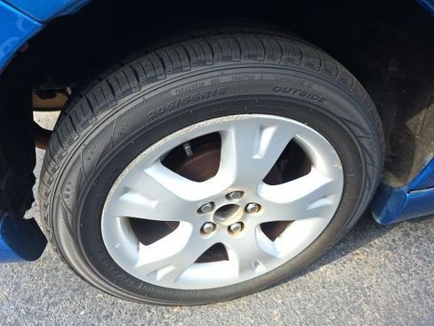 Used 2007 Toyota Matrix XR image 11