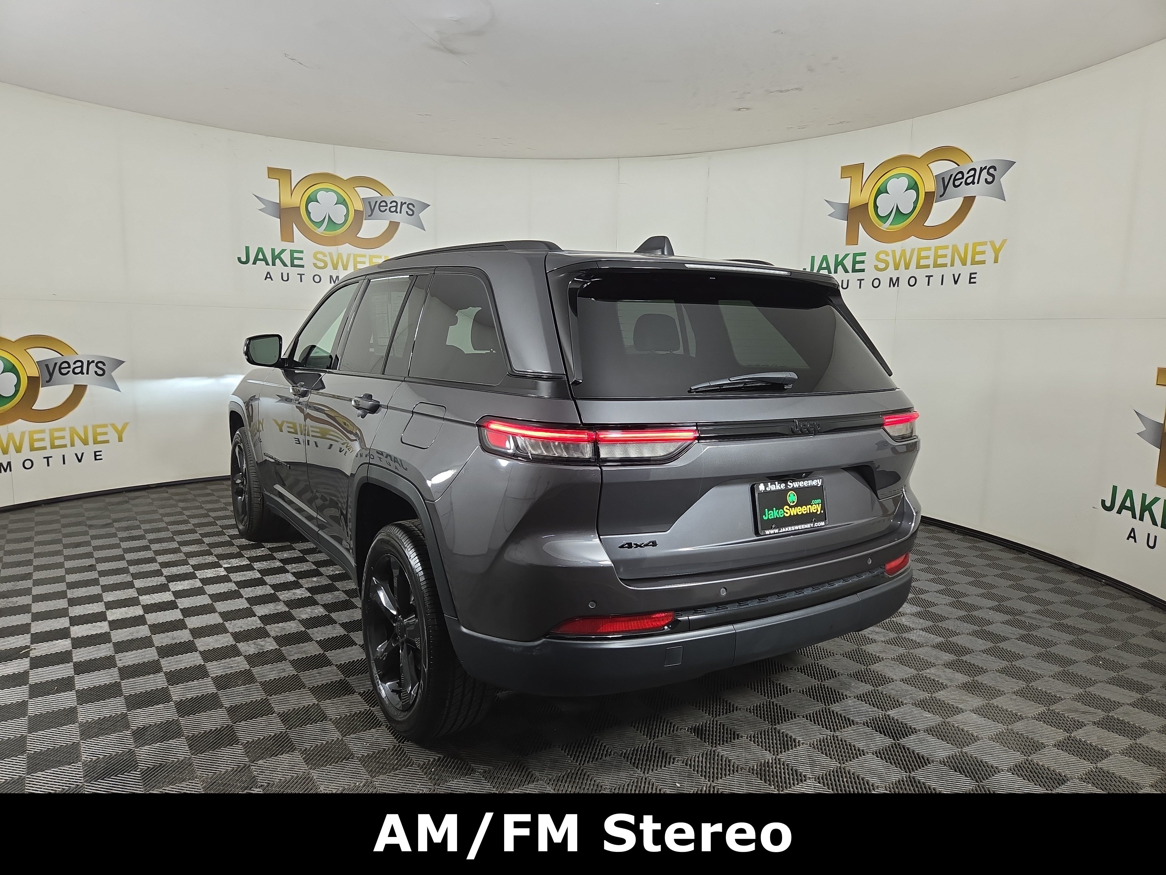 Used 2024 Jeep Grand Cherokee Altitude AWD/4WD image 6
