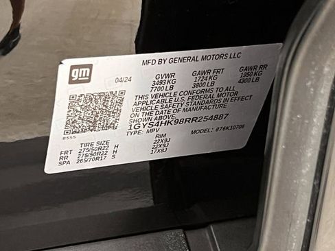 Used 2024 Cadillac Escalade V w/ LPO, ONYX Package image 36