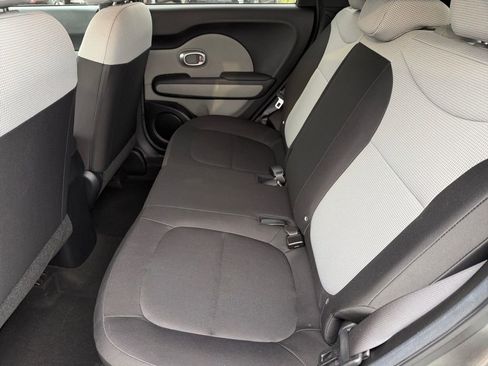 Used 2015 Kia Soul image 11