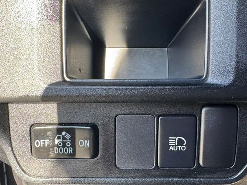 Used 2019 Toyota Tacoma SR AWD/4WD image 22