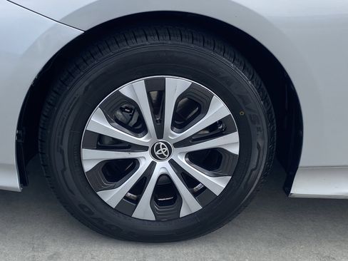 Used 2022 Toyota Prius Prime XLE FWD image 8