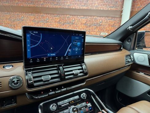 Used 2023 Lincoln Navigator L Reserve image 17