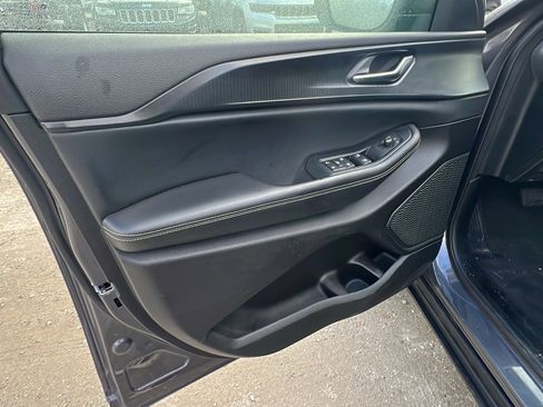 Used 2024 Jeep Grand Cherokee Laredo X w/ Luxury Tech Group I image 14