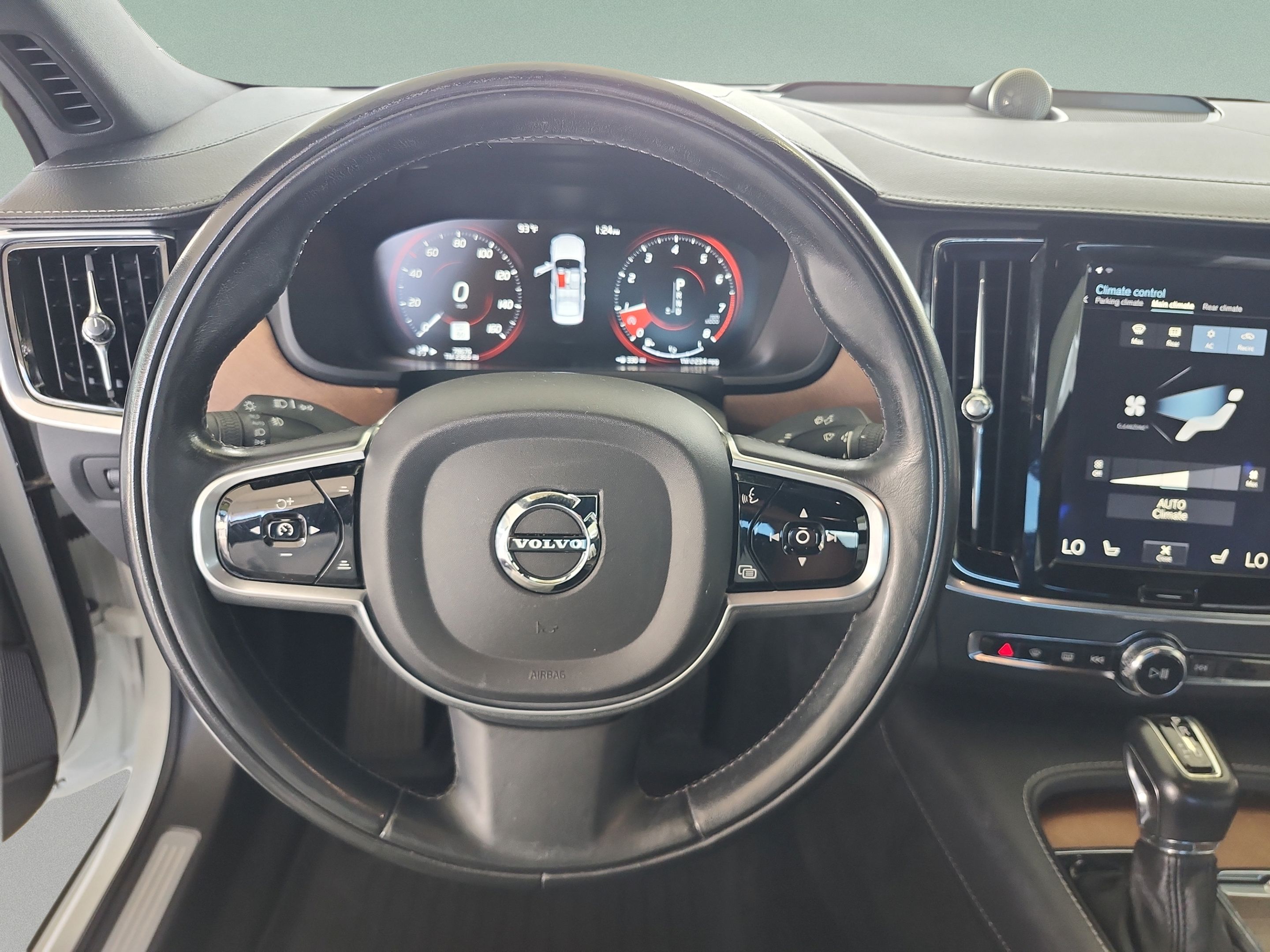 Used 2017 Volvo S90 T5 Inscription w/ Vision Package FWD image 10