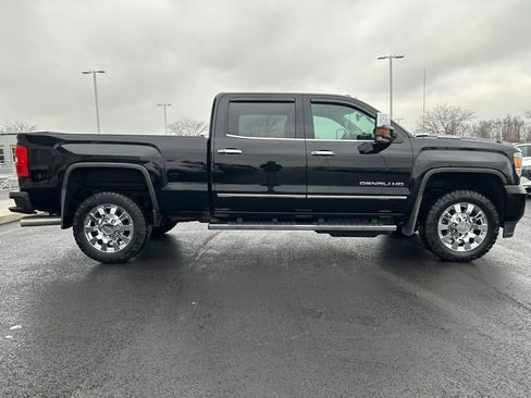Used 2018 GMC Sierra 2500 Denali w/ Duramax Plus Package image 8