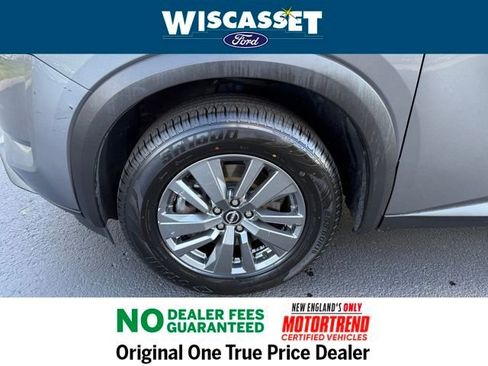 Used 2024 Nissan Pathfinder SV image 27