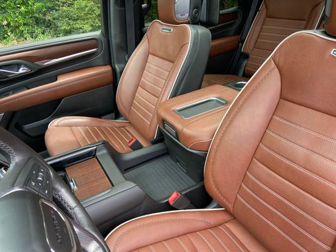 Used 2023 GMC Yukon Denali Ultimate AWD/4WD image 40