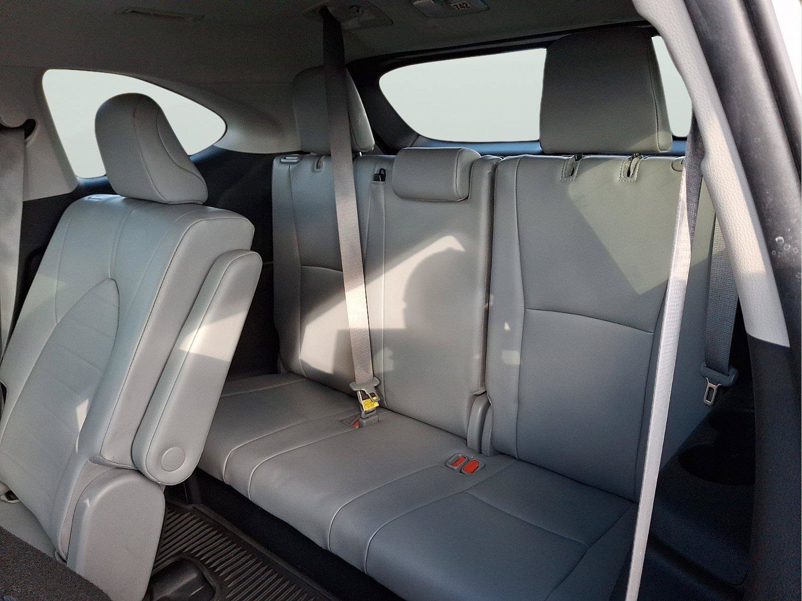 Used 2023 Toyota Highlander XLE AWD/4WD image 10