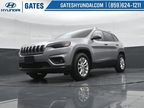 Used 2019 Jeep Cherokee Latitude w/ Popular Appearance Group image 40