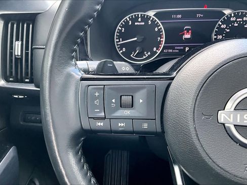 Used 2023 Nissan Pathfinder SL w/ SL Premium Package image 23