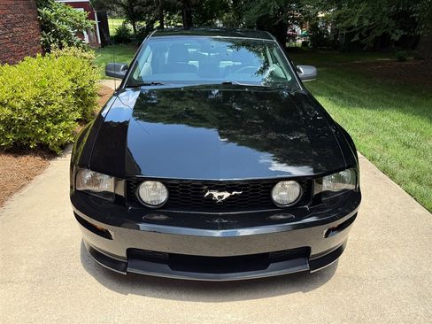 Used 2007 Ford Mustang GT RWD image 8