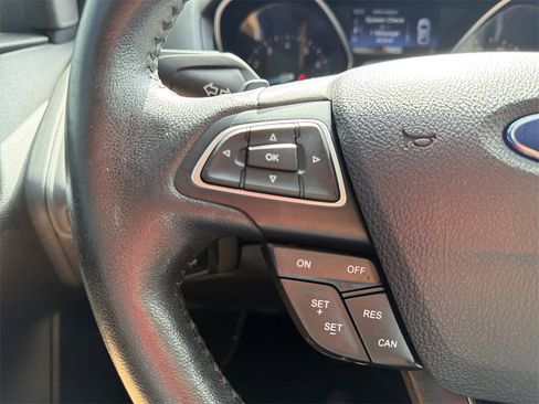 Used 2016 Ford Focus SE w/ SE Sport Package image 22