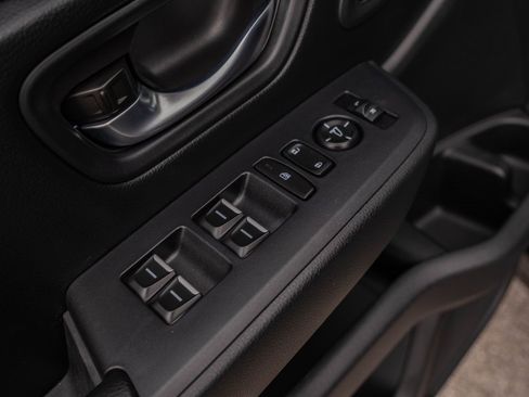 Used 2023 Honda Pilot EX-L image 11