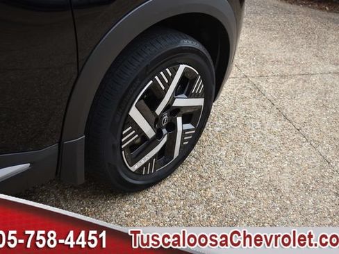 Used 2025 Nissan Kicks SV w/ Interior Electronics Package FWD image 14