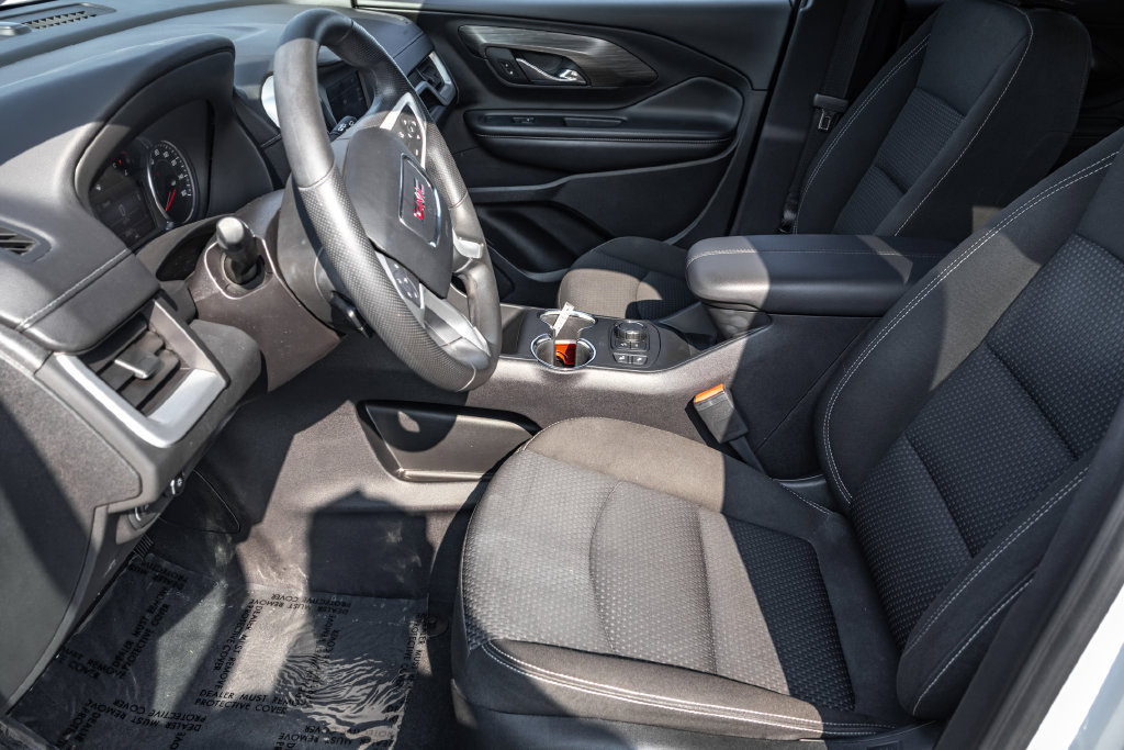 Used 2023 GMC Terrain SLE w/ Driver Convenience Package FWD image 14