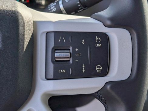 Used 2025 Land Rover Defender 110 X-Dynamic SE image 22