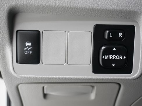 Used 2013 Toyota Corolla L image 18