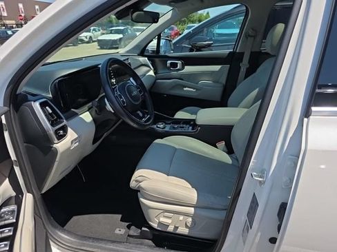 Certified 2023 Kia Sorento SX Prestige AWD/4WD image 2