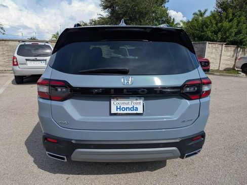 Used 2025 Honda Pilot Elite image 5