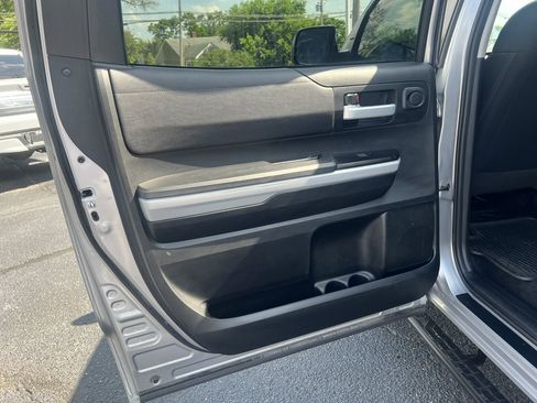 Used 2018 Toyota Tundra SR5 image 21