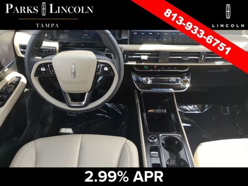 Certified 2025 Lincoln Corsair FWD image 12