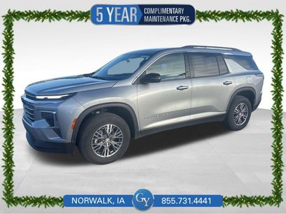 Used 2025 Chevrolet Traverse LT