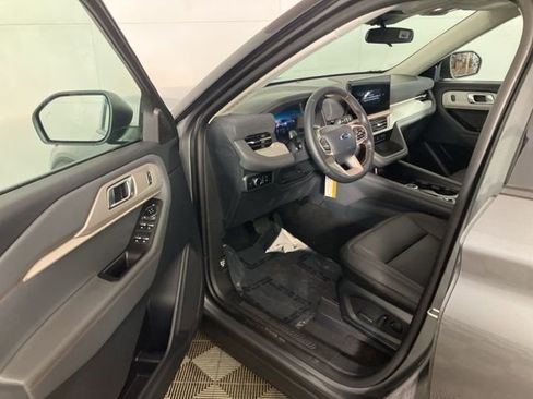 New 2026 Ford Explorer Active image 9