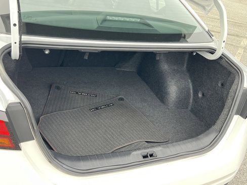 Used 2024 Nissan Altima 2.5 SR image 27