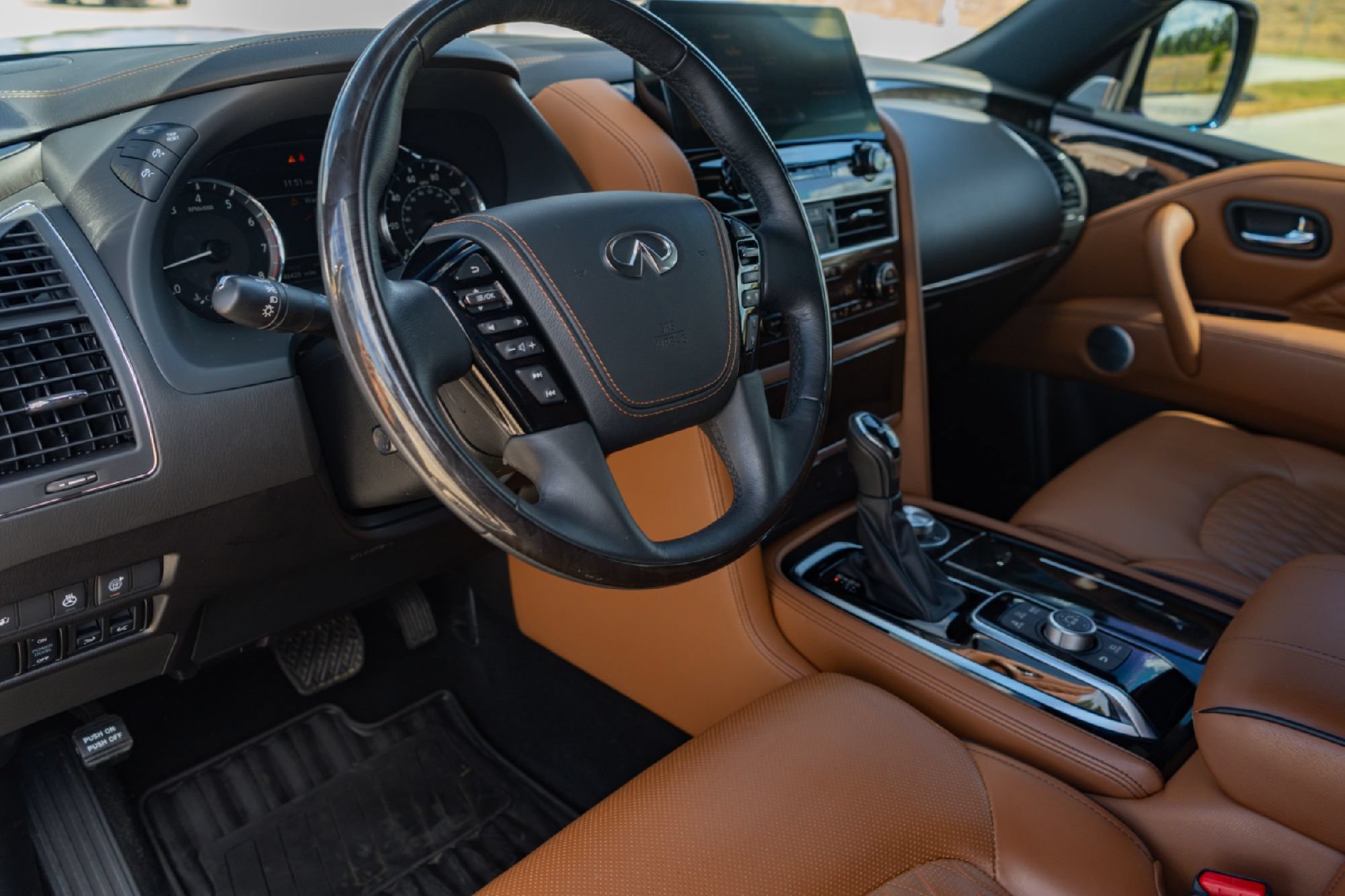 Certified 2023 INFINITI QX80 Sensory w/ All-Season Package AWD/4WD image 9