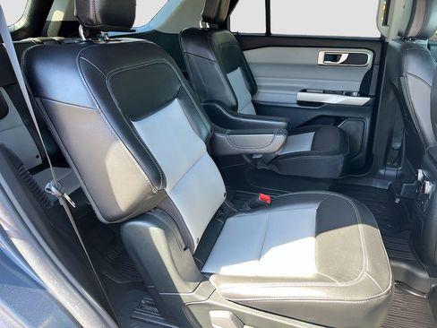 Used 2023 Ford Explorer XLT w/ Equipment Group 202A RWD image 28