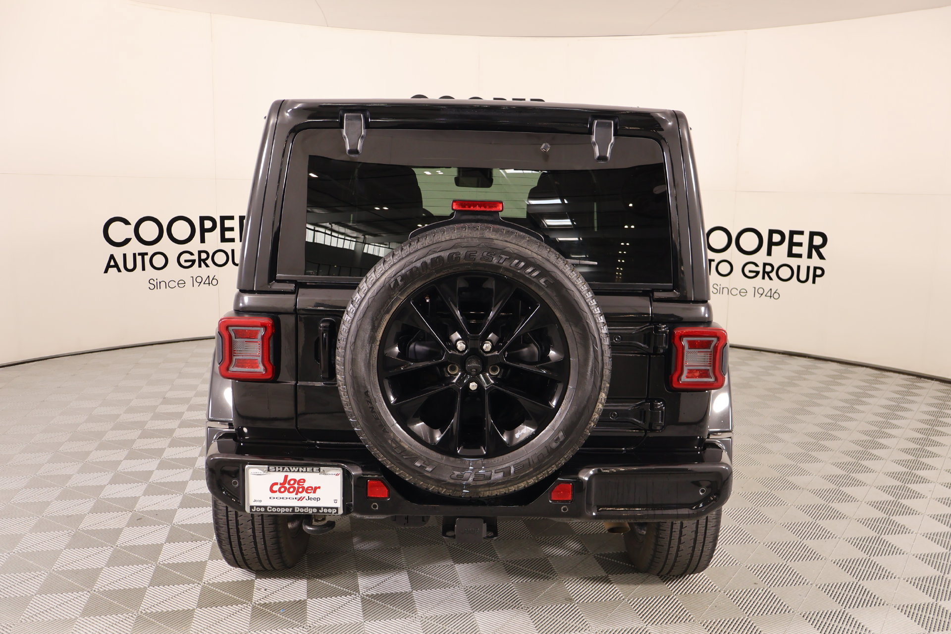 Used 2021 Jeep Wrangler Unlimited Sahara AWD/4WD image 22