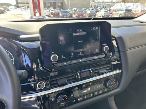 Used 2024 Nissan Pathfinder SV w/ Black Appearance Package AWD/4WD image 20