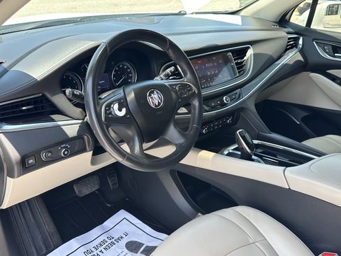 Used 2020 Buick Enclave Essence FWD image 18