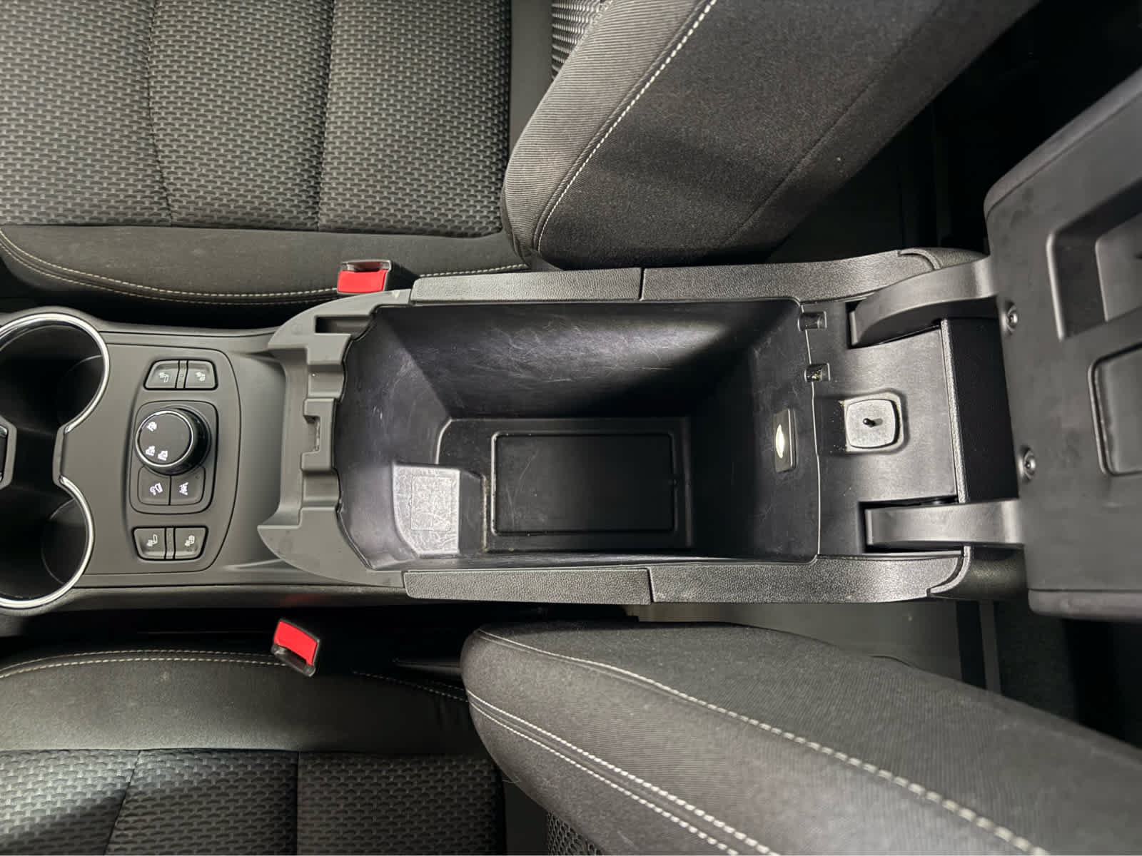 Used 2022 GMC Terrain SLE w/ Driver Convenience Package AWD/4WD image 19