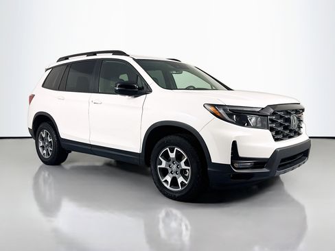 Certified 2023 Honda Passport TrailSport image 3