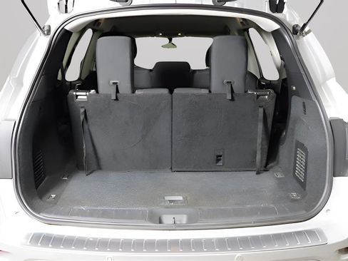 Used 2020 Nissan Pathfinder S image 10