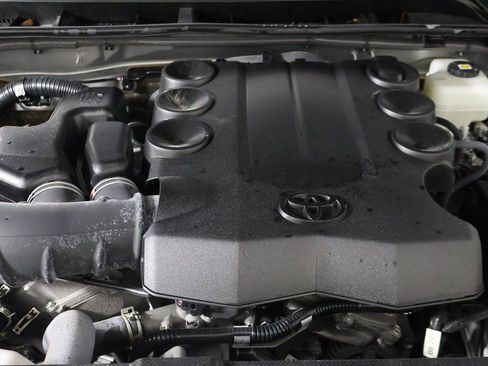 Used 2024 Toyota 4Runner TRD Off-Road image 18