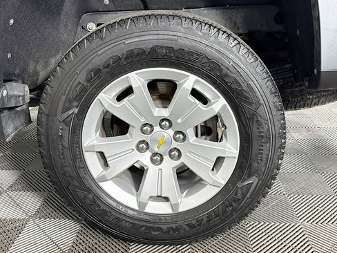 Used 2022 Chevrolet Colorado LT w/ Fleet Safety Package image 33
